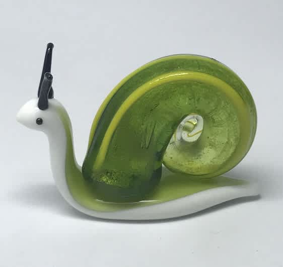 Skleněná figurka hlemýžď zelený