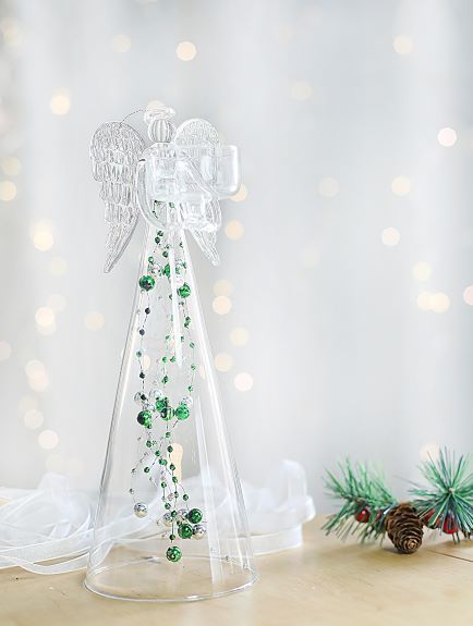 Anděl čirý se zelenými skleněnými perlami na čajovou svíčku, výška 25cm