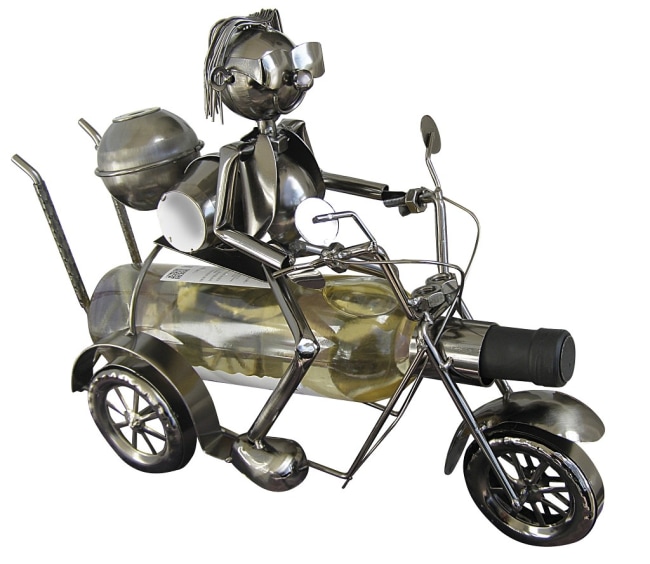 Kovový stojan na víno, motiv motorkář na tříkolce