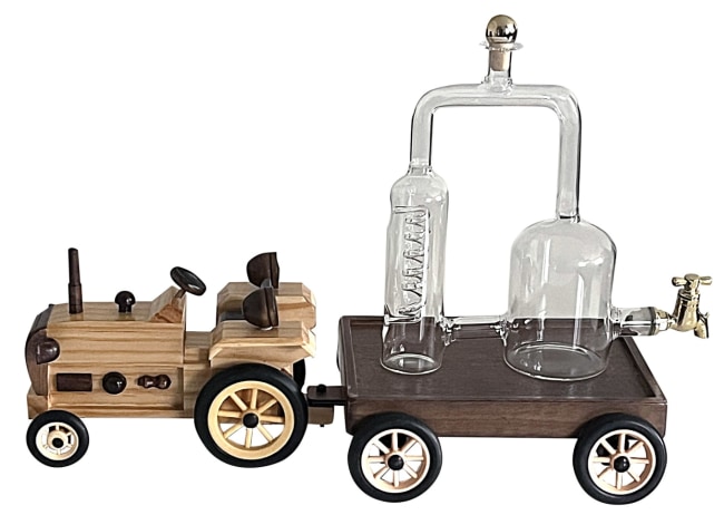 Dřevěný traktor s destilačním přístrojem 350 ml